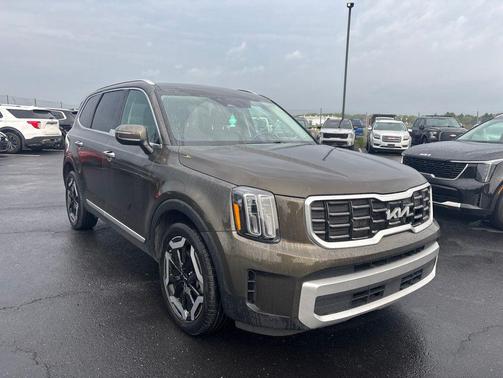 Dark Moss 2023 Kia Telluride S
