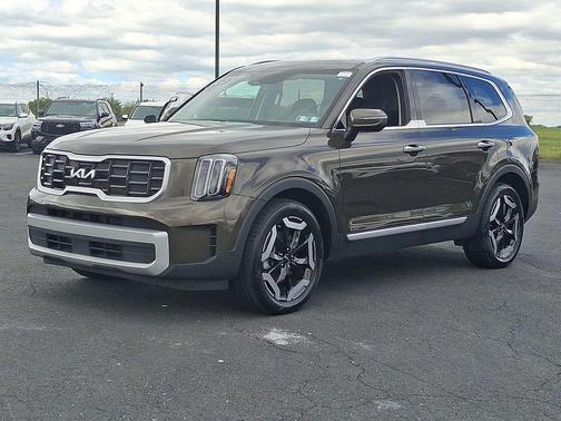 Dark Moss 2023 Kia Telluride S