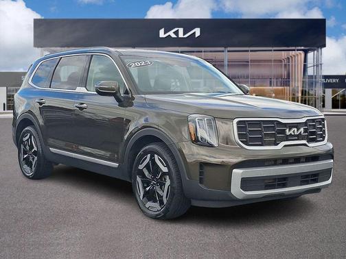 Dark Moss 2023 Kia Telluride S