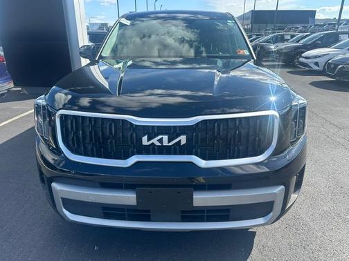 Ebony Black 2024 Kia Telluride LX