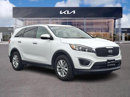 Snow White Pearl 2018 Kia Sorento LX