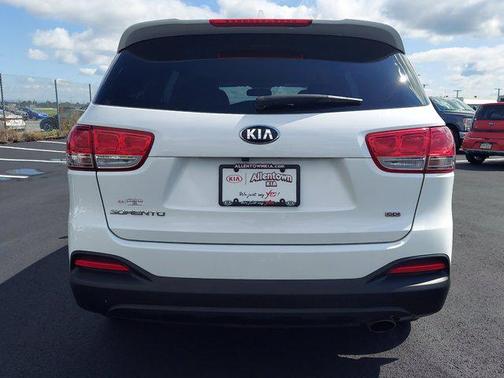 Snow White Pearl 2018 Kia Sorento LX