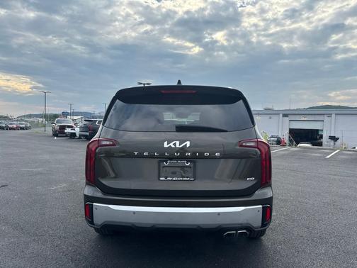 Dark Moss 2024 Kia Telluride S