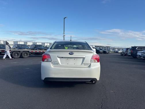 2016 Subaru Impreza 2.0i