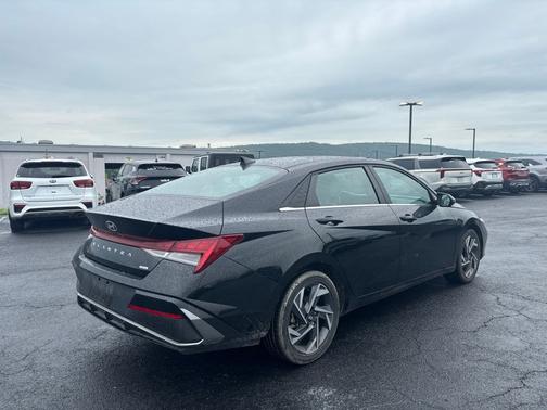 Abyss Black 2025 Hyundai ELANTRA HEV Limited