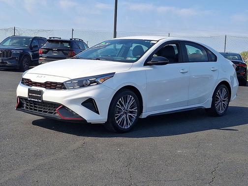 Snow White Pearl 2023 Kia Forte GT-Line
