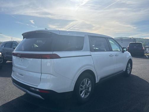 Snow White Pearl 2022 Kia Carnival LX