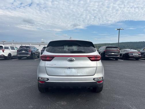 Sparkling Silver 2022 Kia Sportage LX