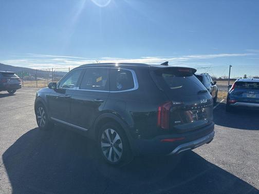 2022 Kia Telluride S