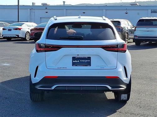 2024 Lexus NX 450h+ F SPORT Handling