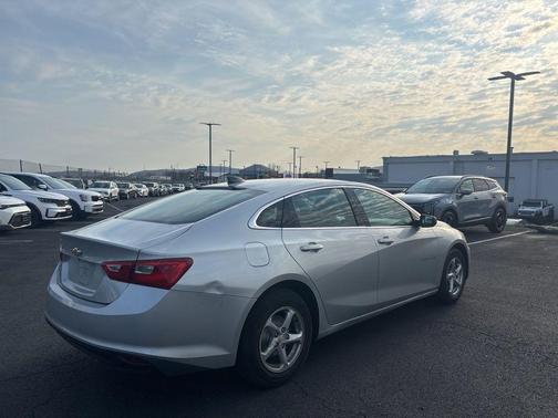 2017 Chevrolet Malibu 1LS