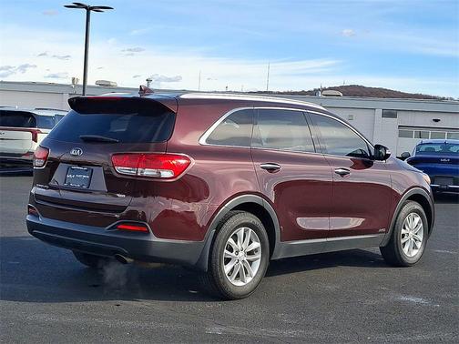 2018 Kia Sorento LX