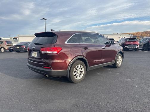 2018 Kia Sorento LX