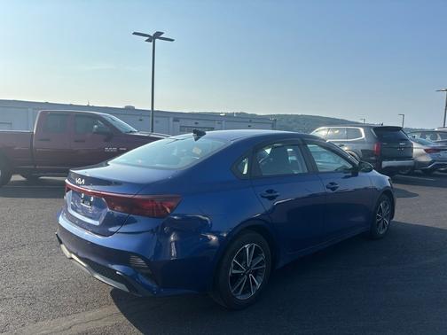 Deep Sea Blue 2022 Kia Forte LXS