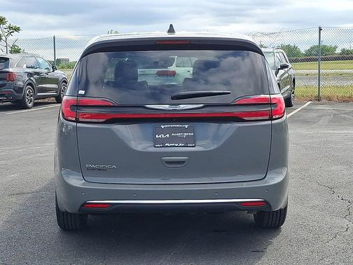 Ceramic Gray Clearcoat 2025 Chrysler Pacifica Select