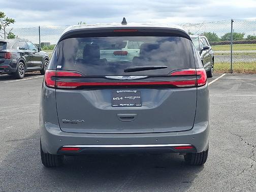Ceramic Gray Clearcoat 2025 Chrysler Pacifica Select