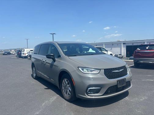Ceramic Gray Clearcoat 2025 Chrysler Pacifica Select