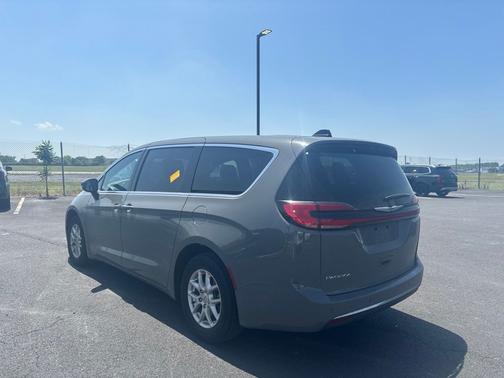 Ceramic Gray Clearcoat 2025 Chrysler Pacifica Select