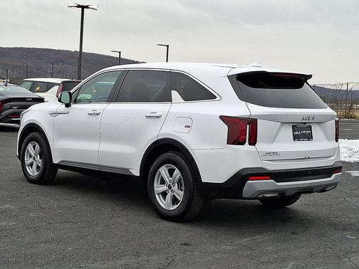 2025 Kia Sorento LX