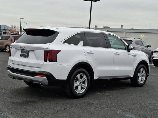 2025 Kia Sorento LX