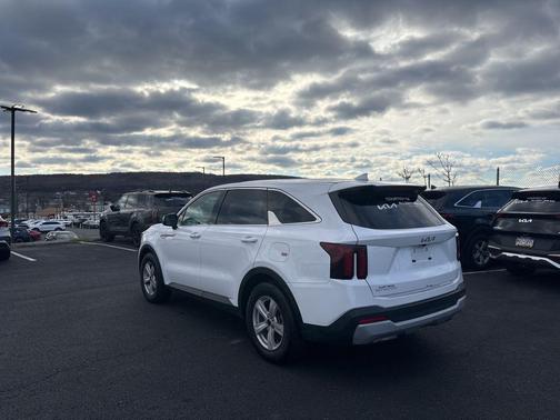2025 Kia Sorento LX