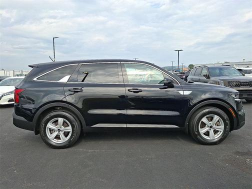 2022 Kia Sorento LX
