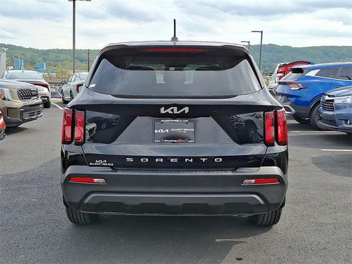 2022 Kia Sorento LX