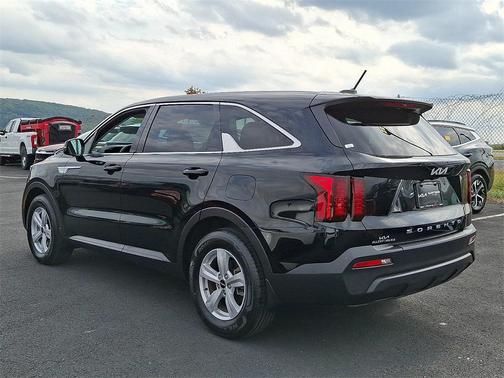 2022 Kia Sorento LX