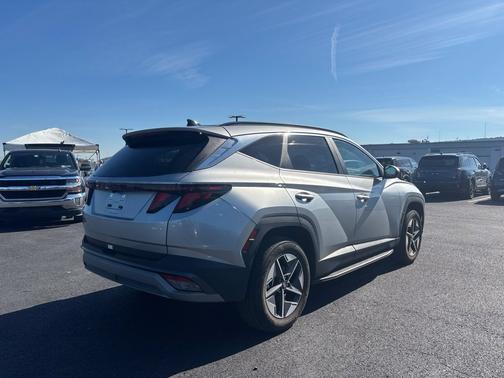 Shimmering Silver 2026 Hyundai TUCSON SEL