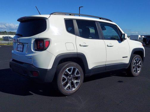 Alpine White 2016 Jeep Renegade Latitude