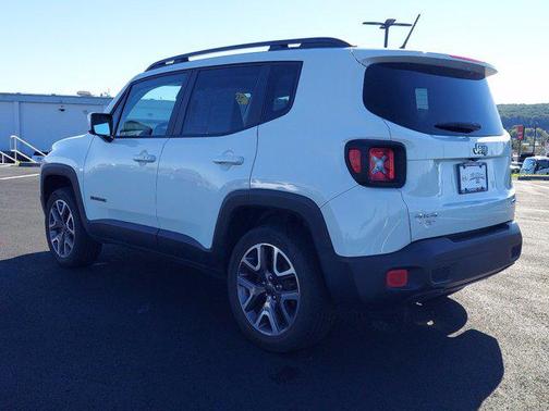Alpine White 2016 Jeep Renegade Latitude