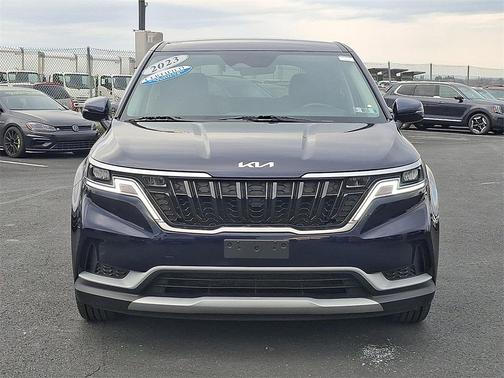 2023 Kia Carnival LX