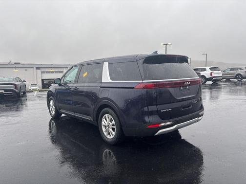 2023 Kia Carnival LX