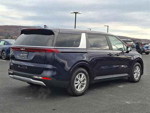2023 Kia Carnival LX