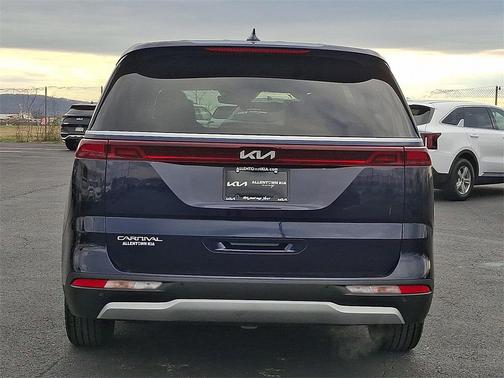 2023 Kia Carnival LX
