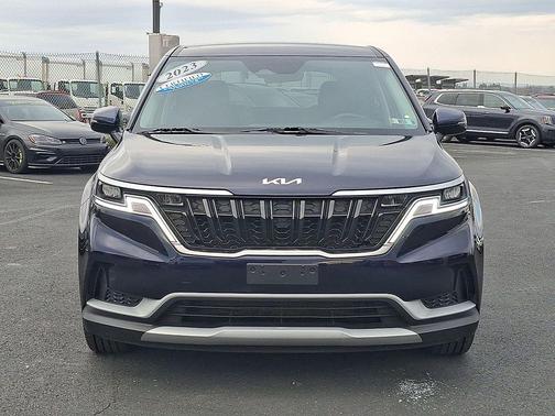 2023 Kia Carnival LX