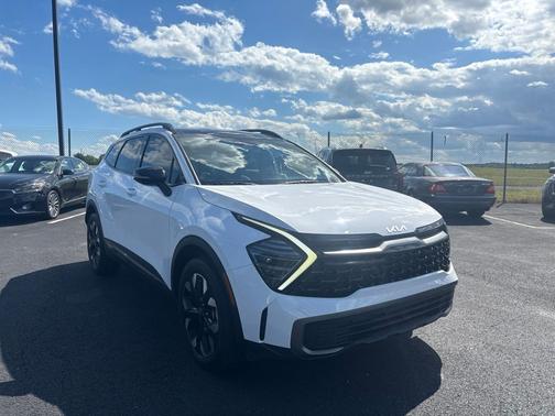 Glacial White Pearl 2024 Kia Sportage X-Line