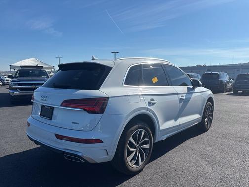Glacier White 2024 Audi Q5 45 S line Premium
