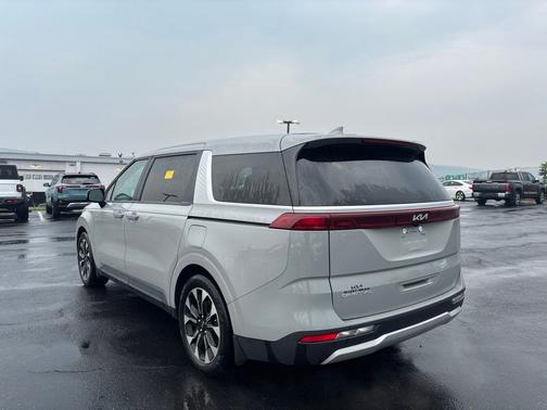 Ceramic Silver 2024 Kia Carnival EX