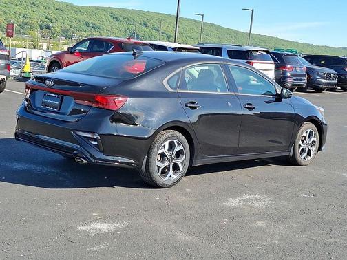 Aurora Black Pearl 2019 Kia Forte LXS
