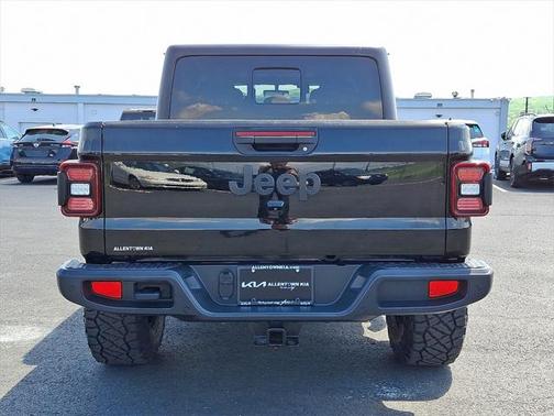 2022 Jeep Gladiator Willys 4x4