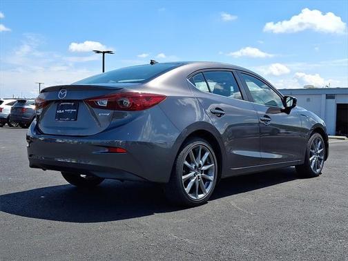 2018 Mazda Mazda3 Touring