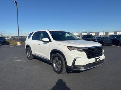 2023 Honda Pilot AWD EX-L 8 Passenger