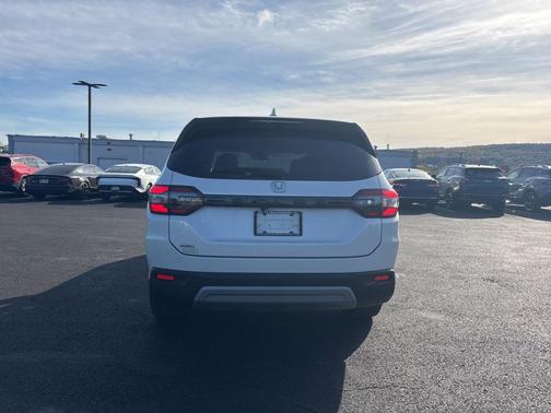 2023 Honda Pilot AWD EX-L 8 Passenger