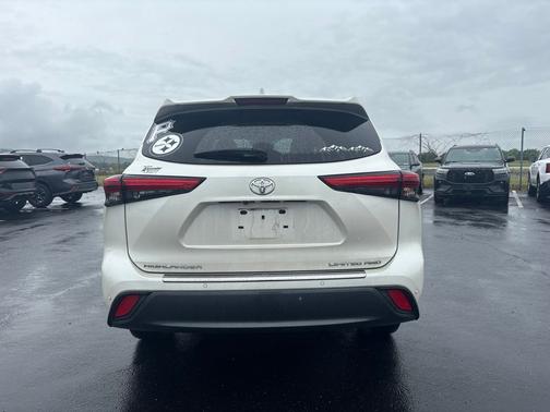 Blizzard Pearl 2020 Toyota Highlander Limited