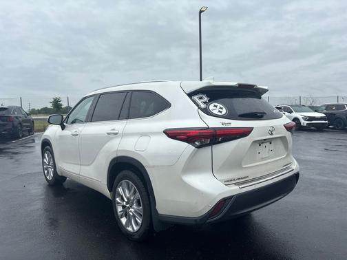 Blizzard Pearl 2020 Toyota Highlander Limited
