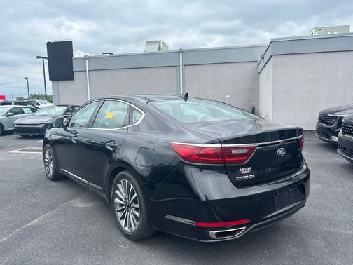 Aurora Black 2017 Kia Cadenza Premium