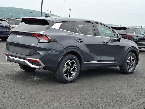 Gravity Gray 2024 Kia Sportage LX