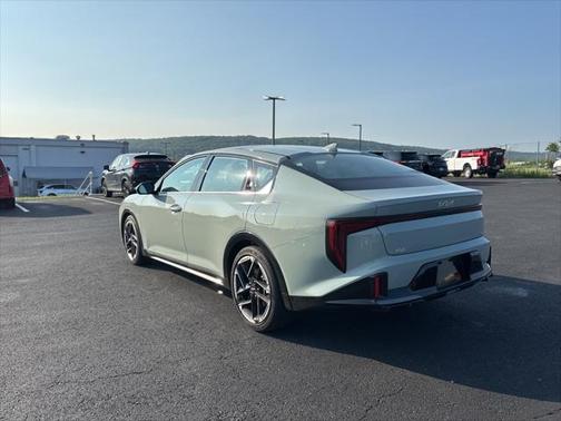 2025 Kia K4 GT-Line