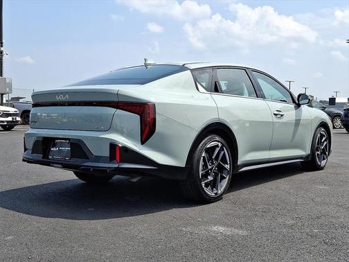 2025 Kia K4 GT-Line
